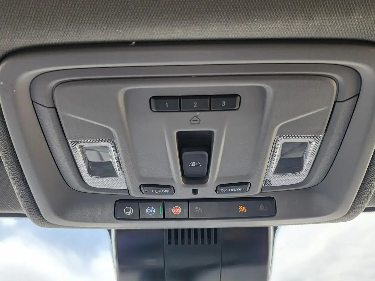 Chevrolet Silverado 1500 - Image 38