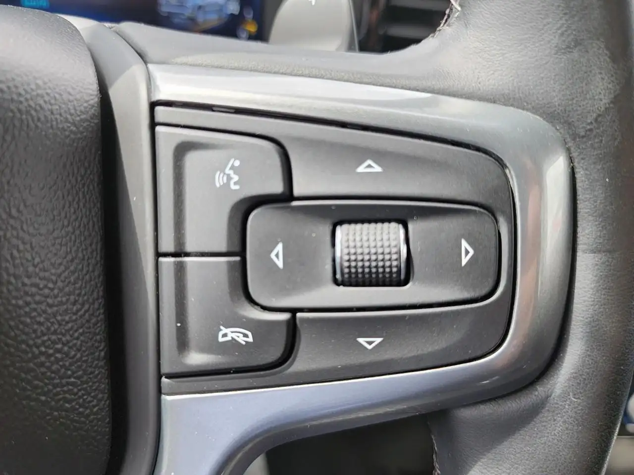 Chevrolet Silverado 1500 - Image 40