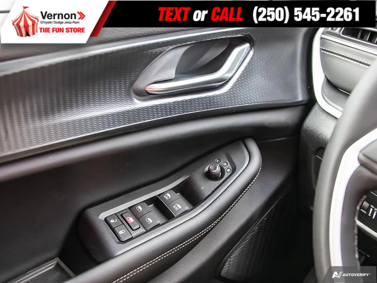 Jeep Grand Cherokee - Image 17