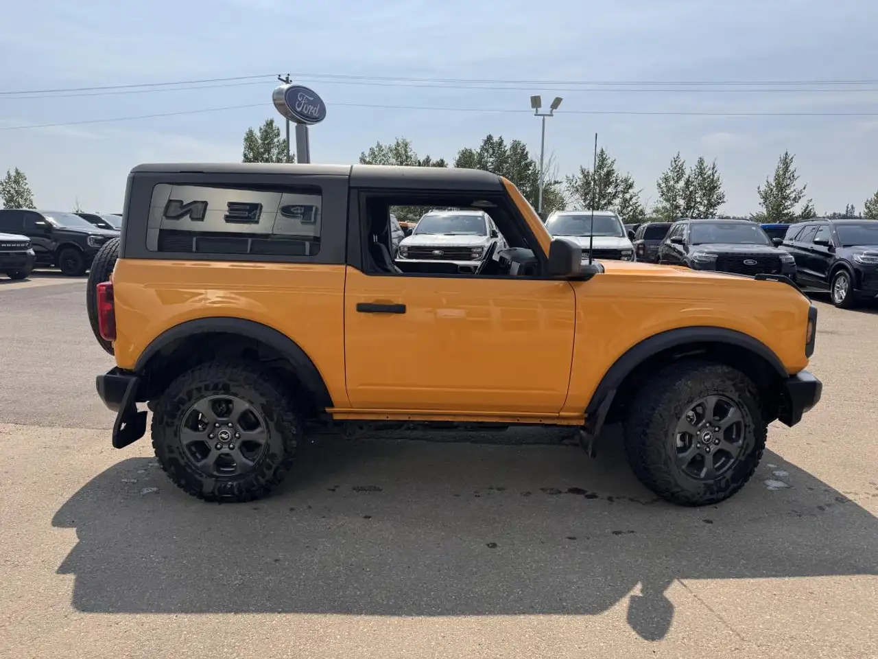 Ford Bronco - Image 6