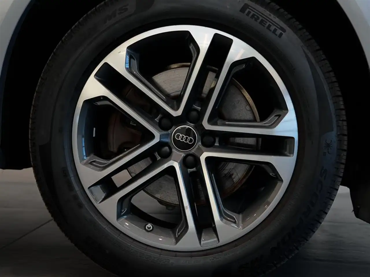 Audi Q5 - Image 6