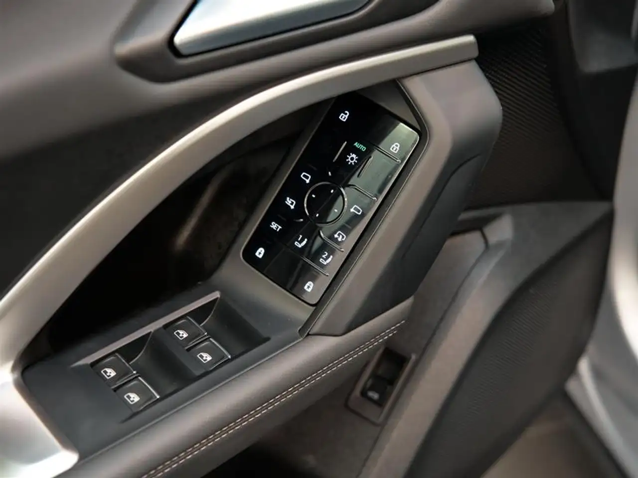 Audi Q5 - Image 30