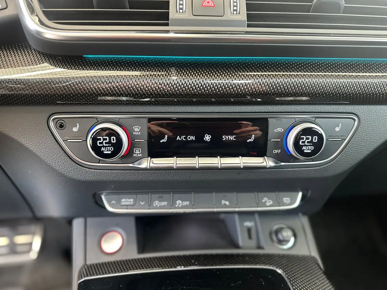 Audi SQ5 - Image 20
