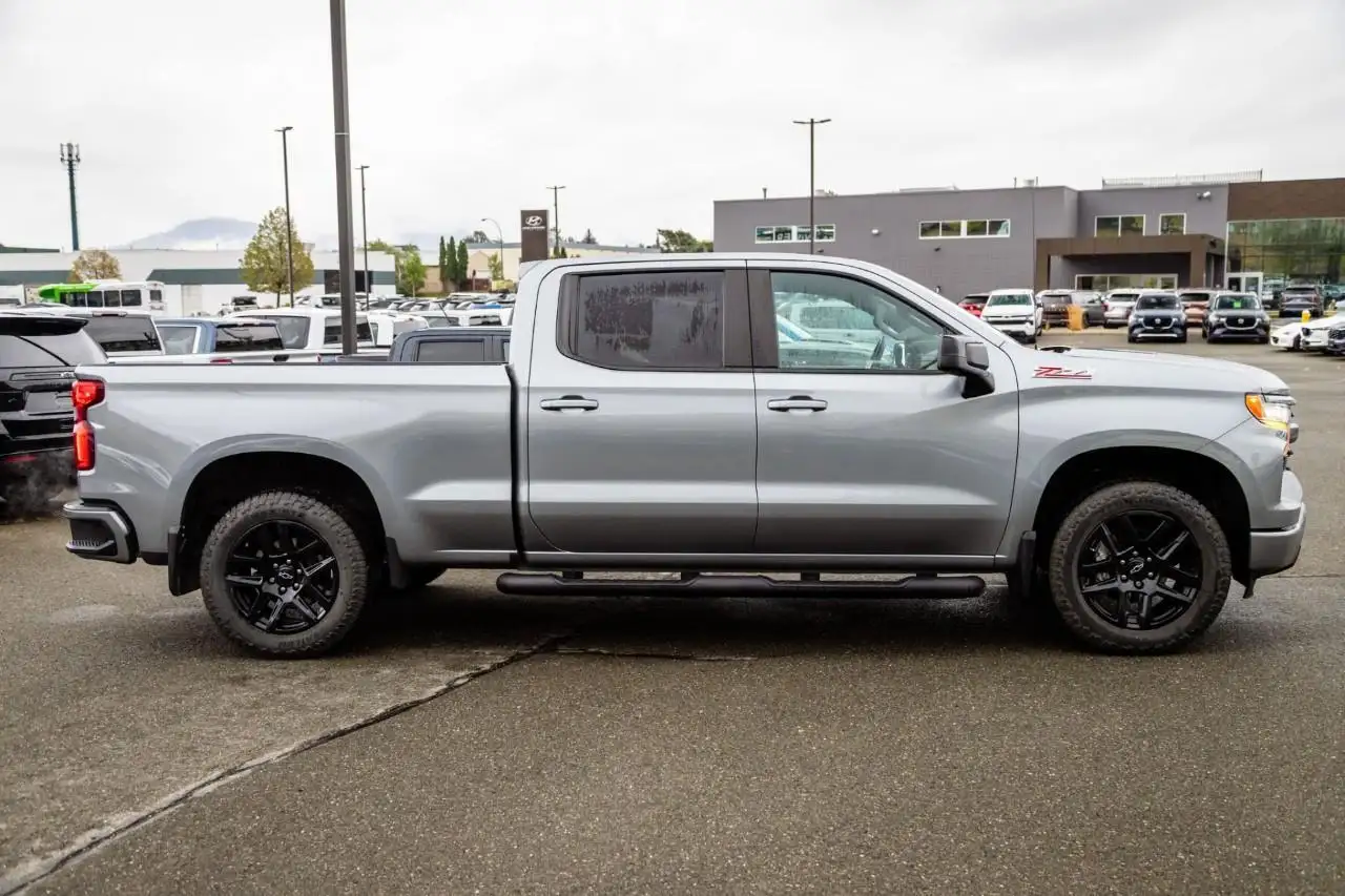 Chevrolet Silverado 1500 - Image 11