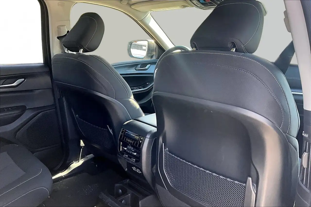Jeep Grand Cherokee - Image 20
