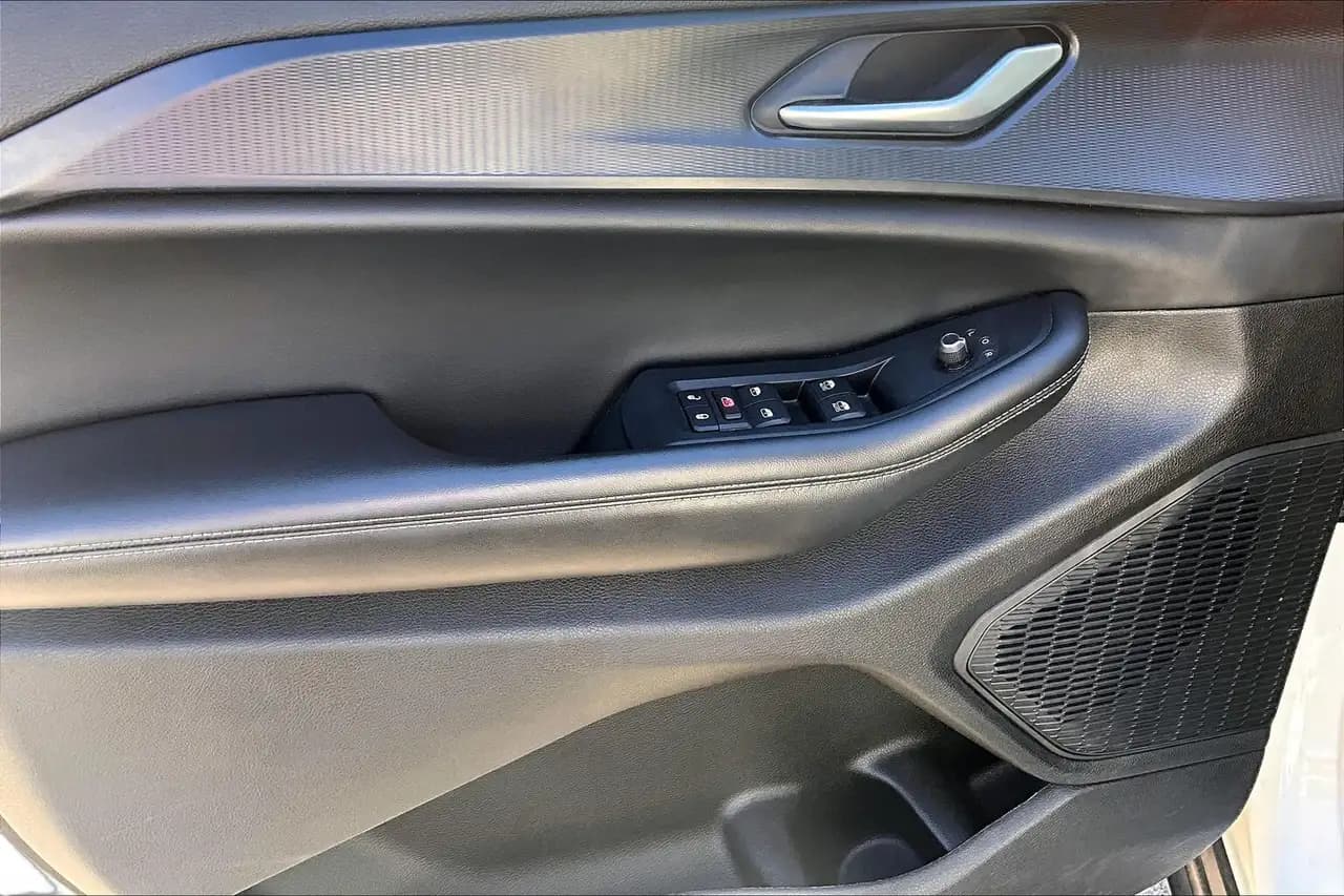 Jeep Grand Cherokee - Image 23
