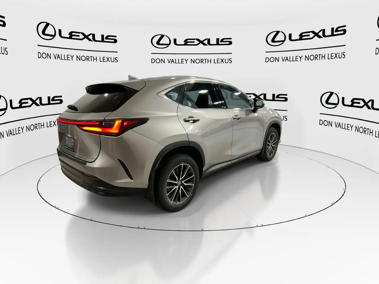 Lexus NX - Image 8