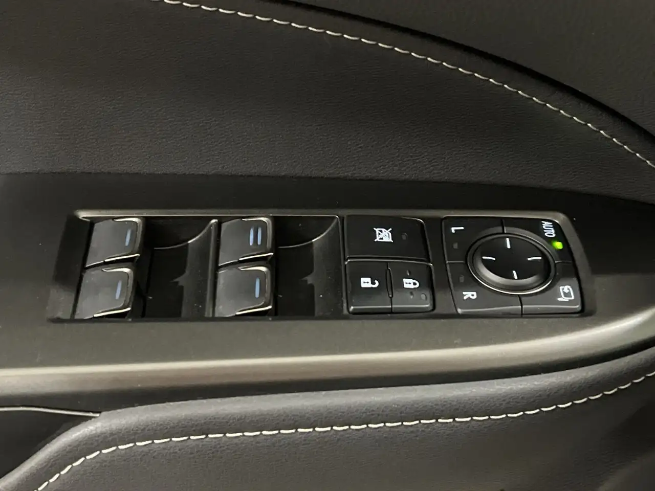 Lexus NX - Image 13