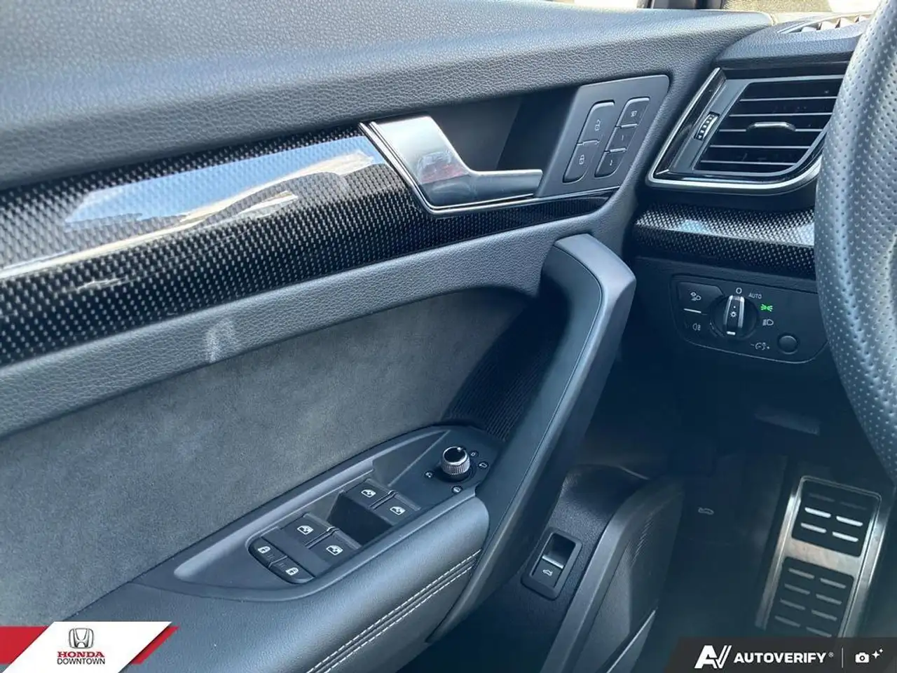 Audi SQ5 - Image 16
