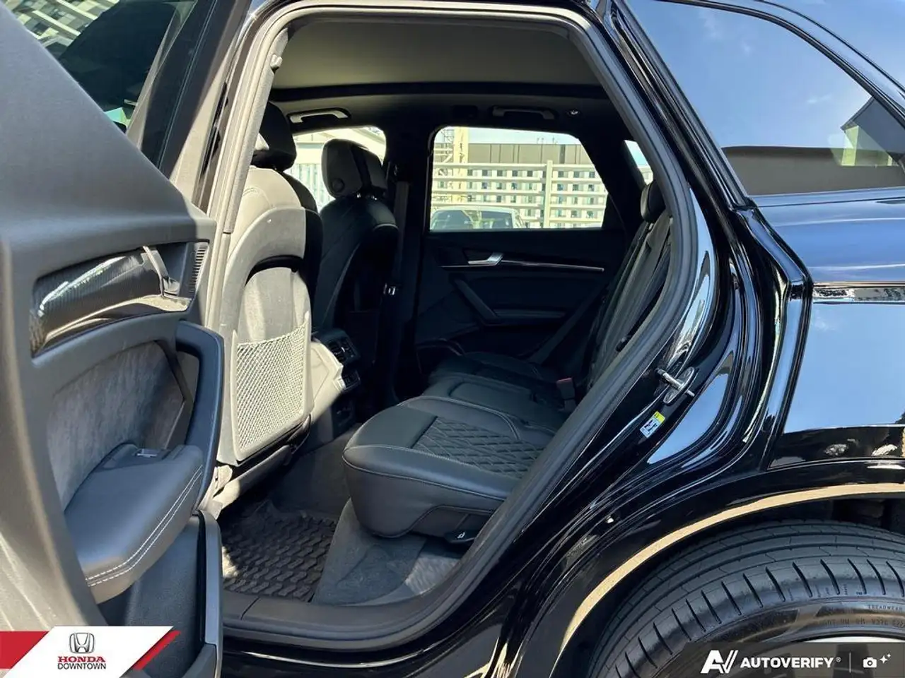 Audi SQ5 - Image 23