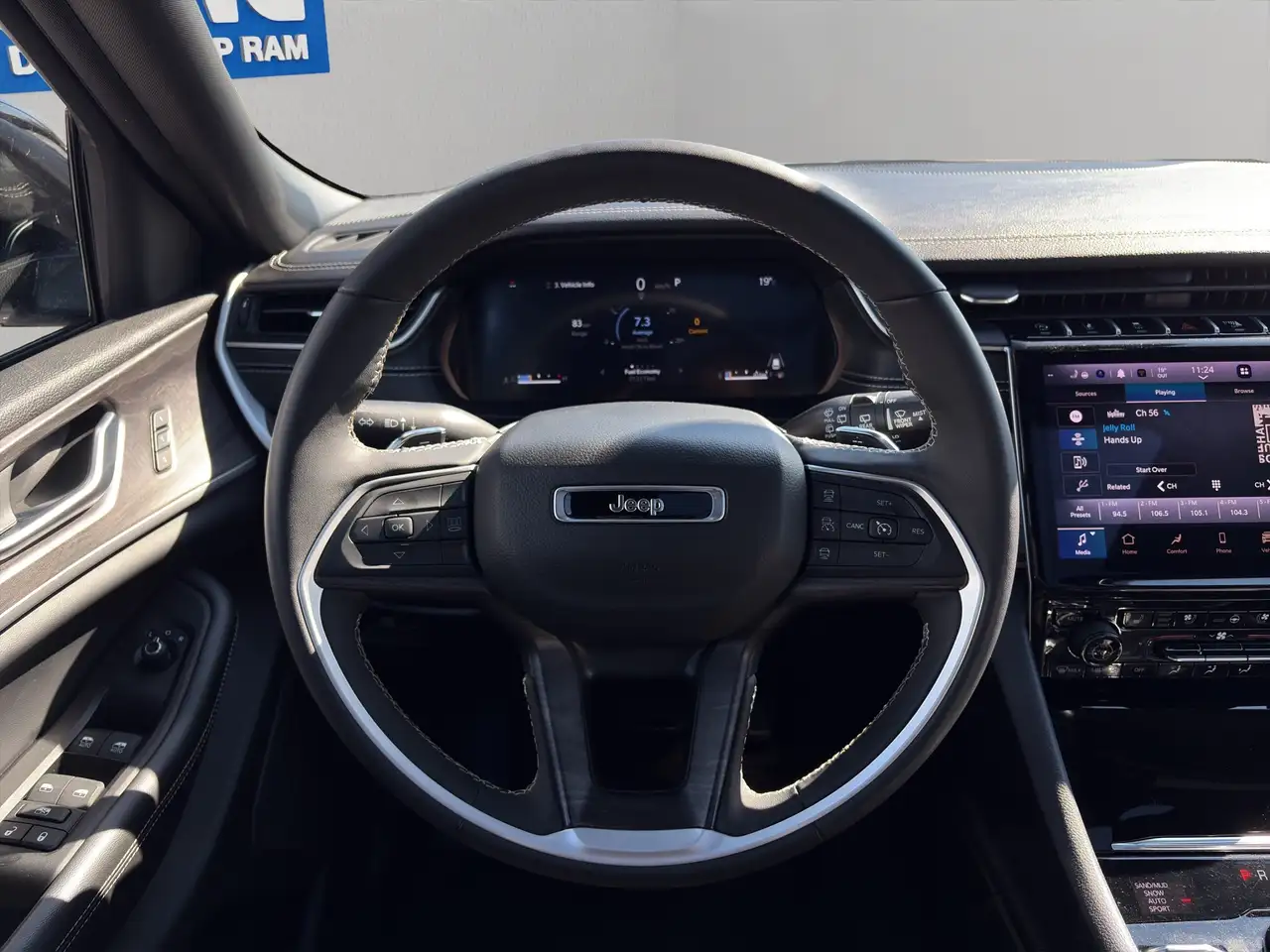 Jeep Grand Cherokee - Image 14
