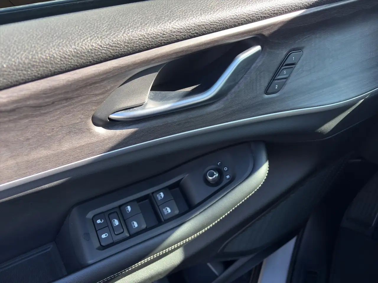 Jeep Grand Cherokee - Image 10