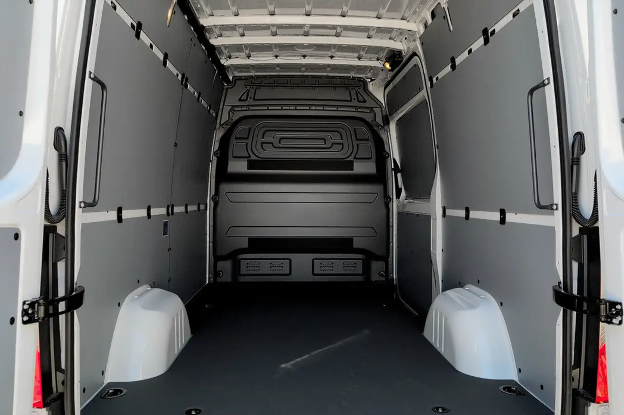 Mercedes-Benz Sprinter 2500 - Image 14