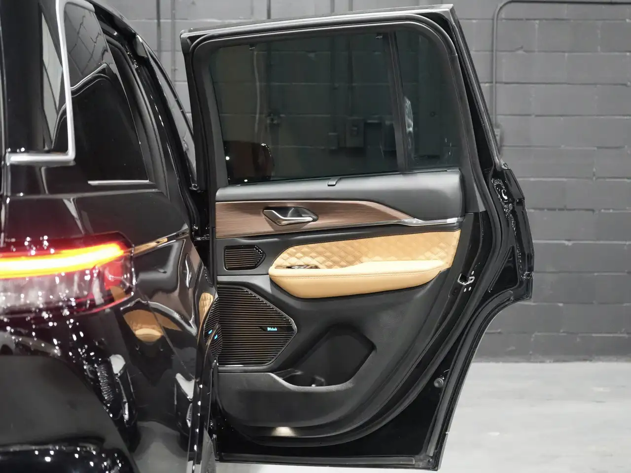 Jeep Grand Cherokee - Image 36