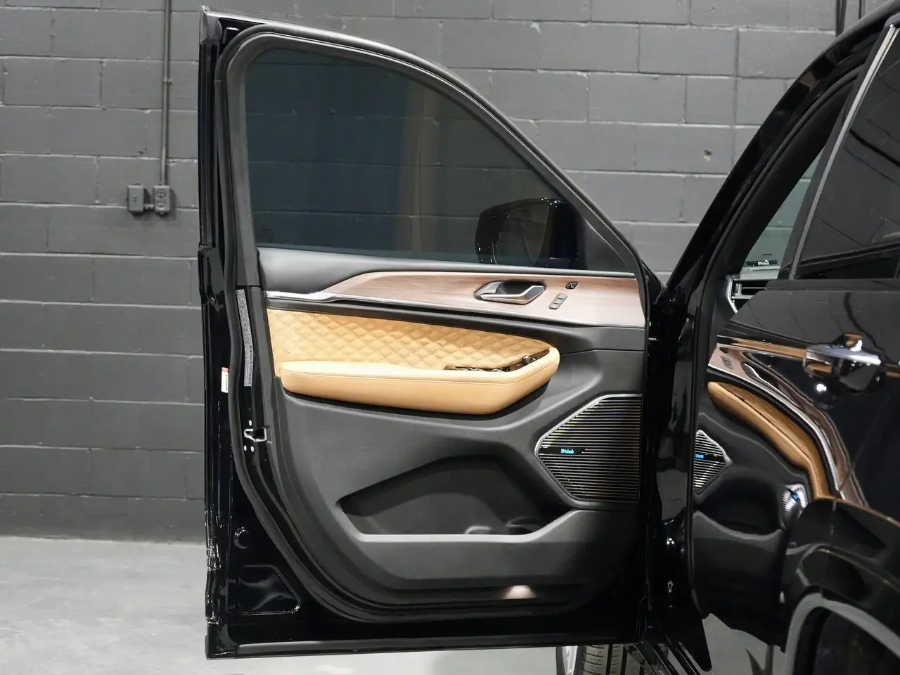 Jeep Grand Cherokee - Image 42