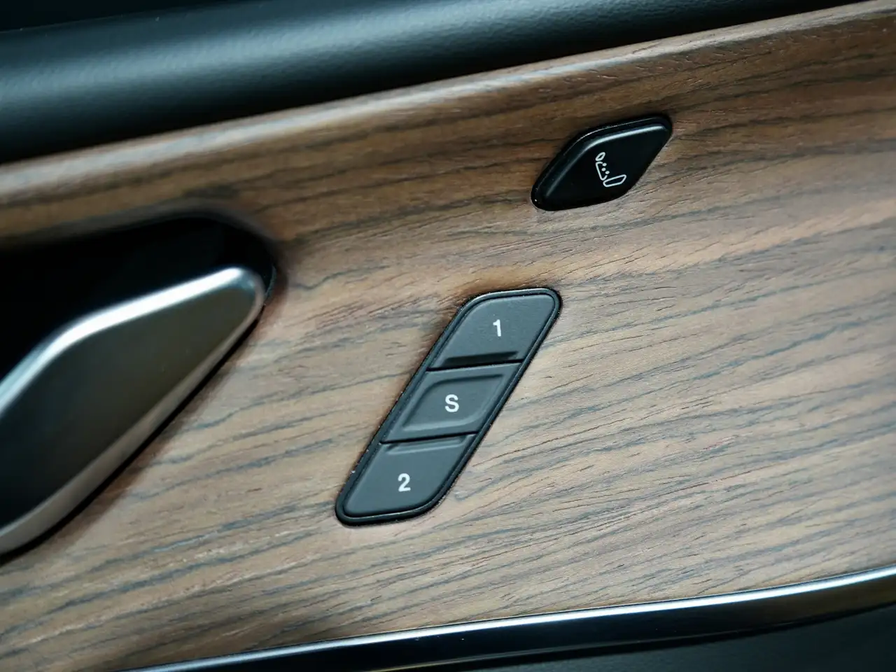 Jeep Grand Cherokee - Image 44