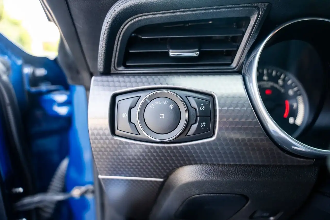 Ford Mustang - Image 21