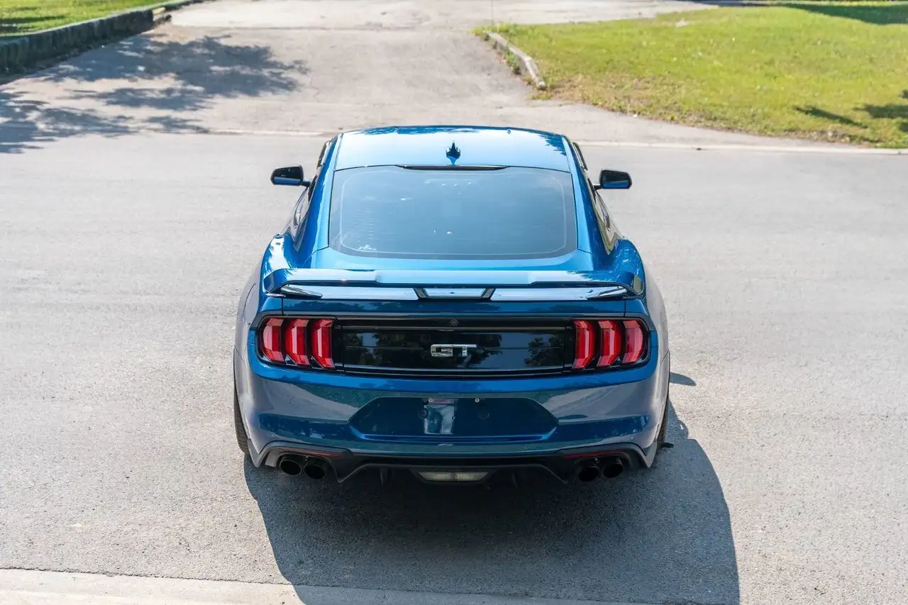 Ford Mustang - Image 7