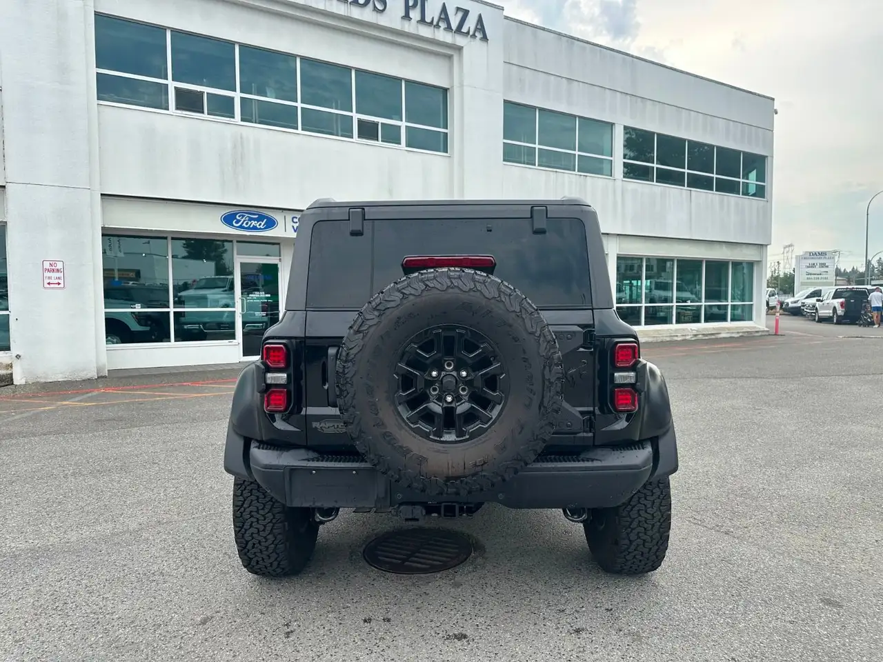 Ford Bronco - Image 6
