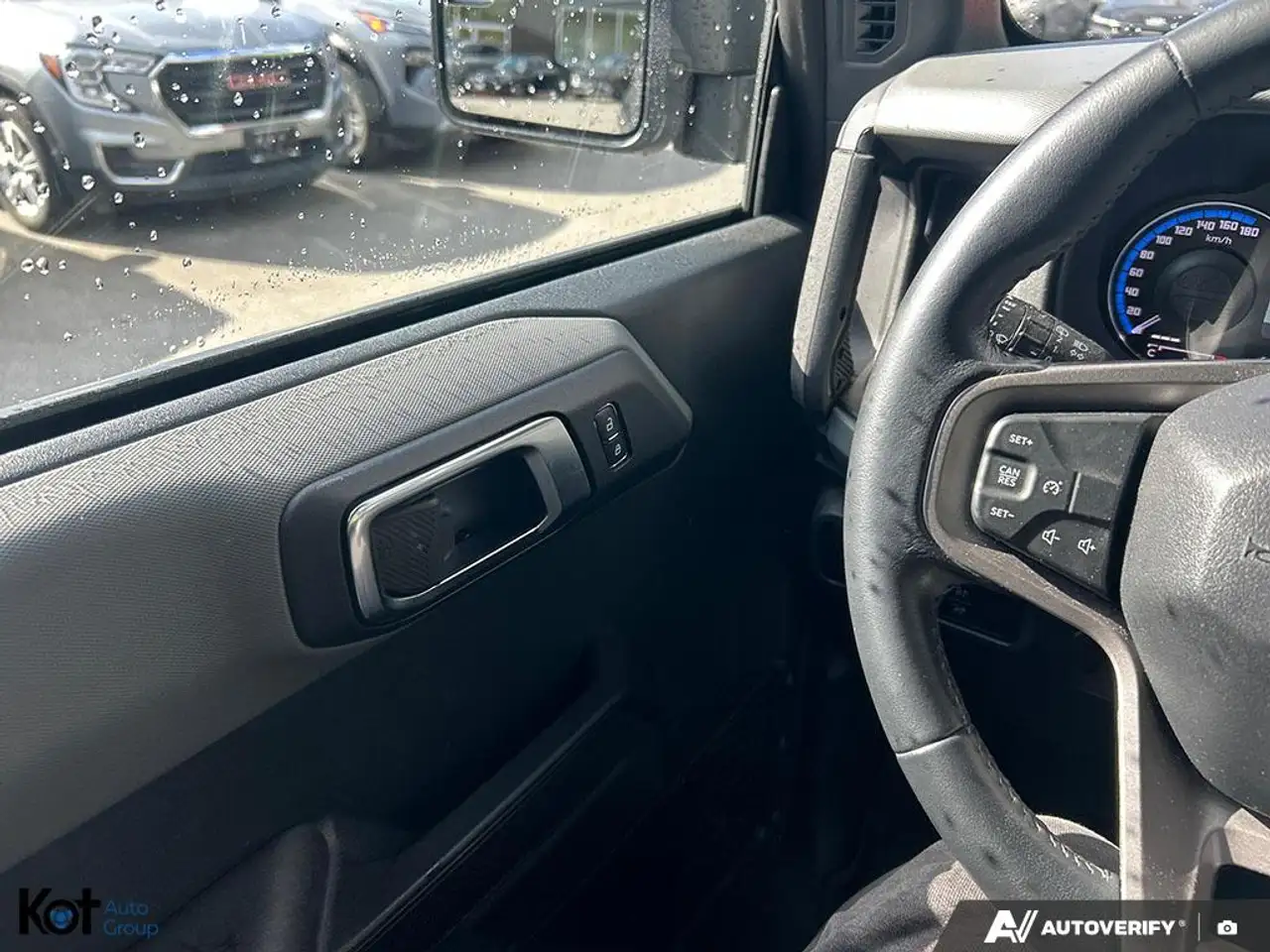 Ford Bronco - Image 10