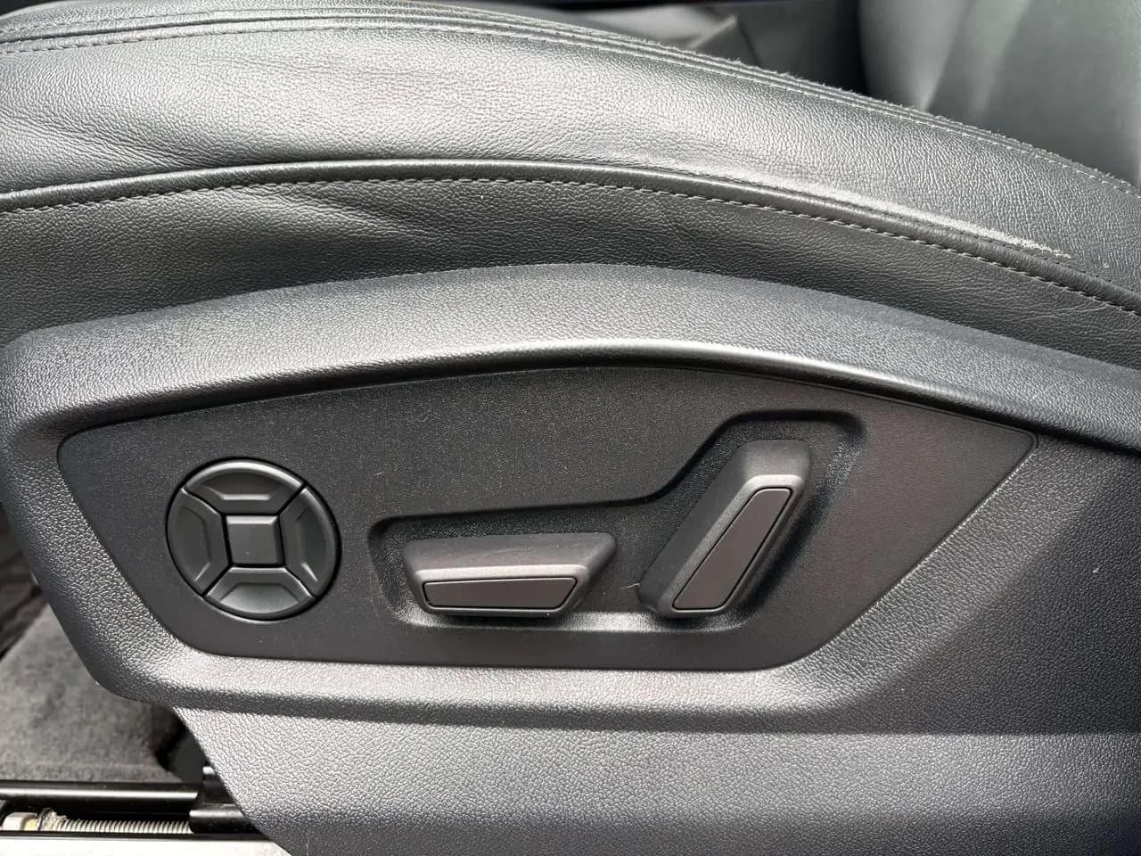 Audi Q7 - Image 16