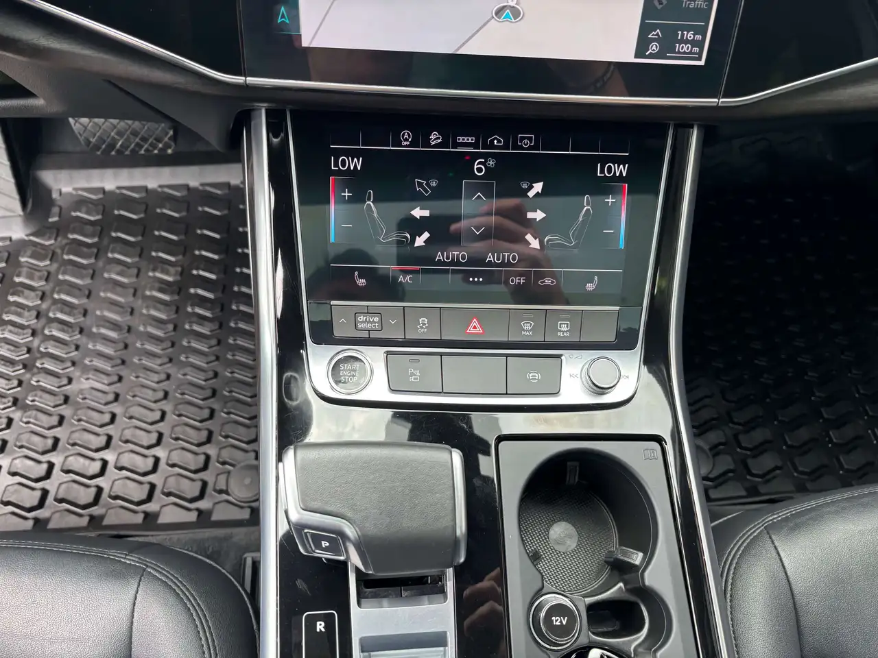 Audi Q7 - Image 25