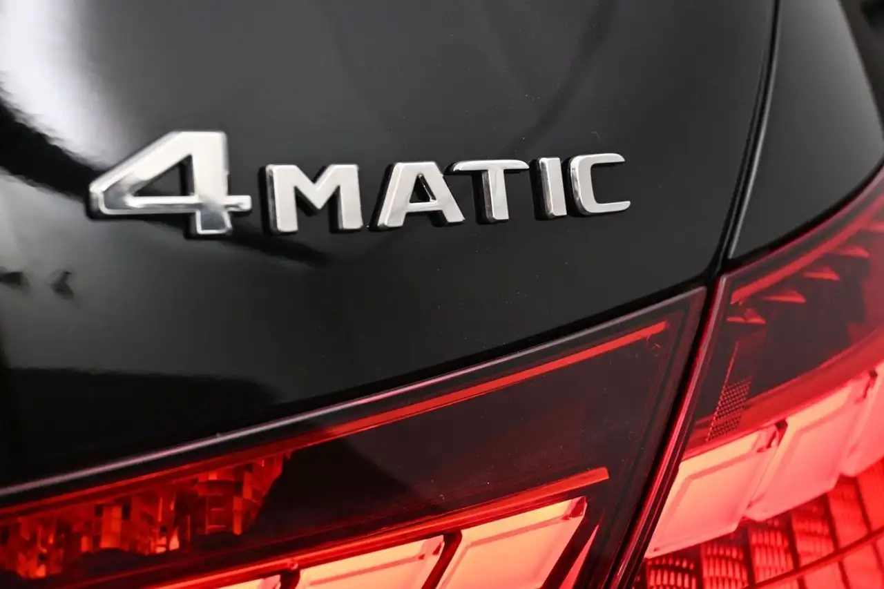 Mercedes-Benz C-Class - Image 20