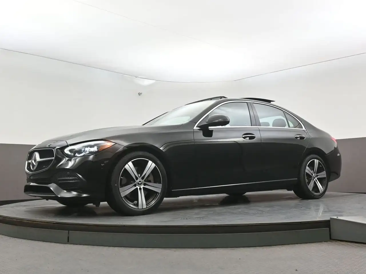 Mercedes-Benz C-Class - Image 41