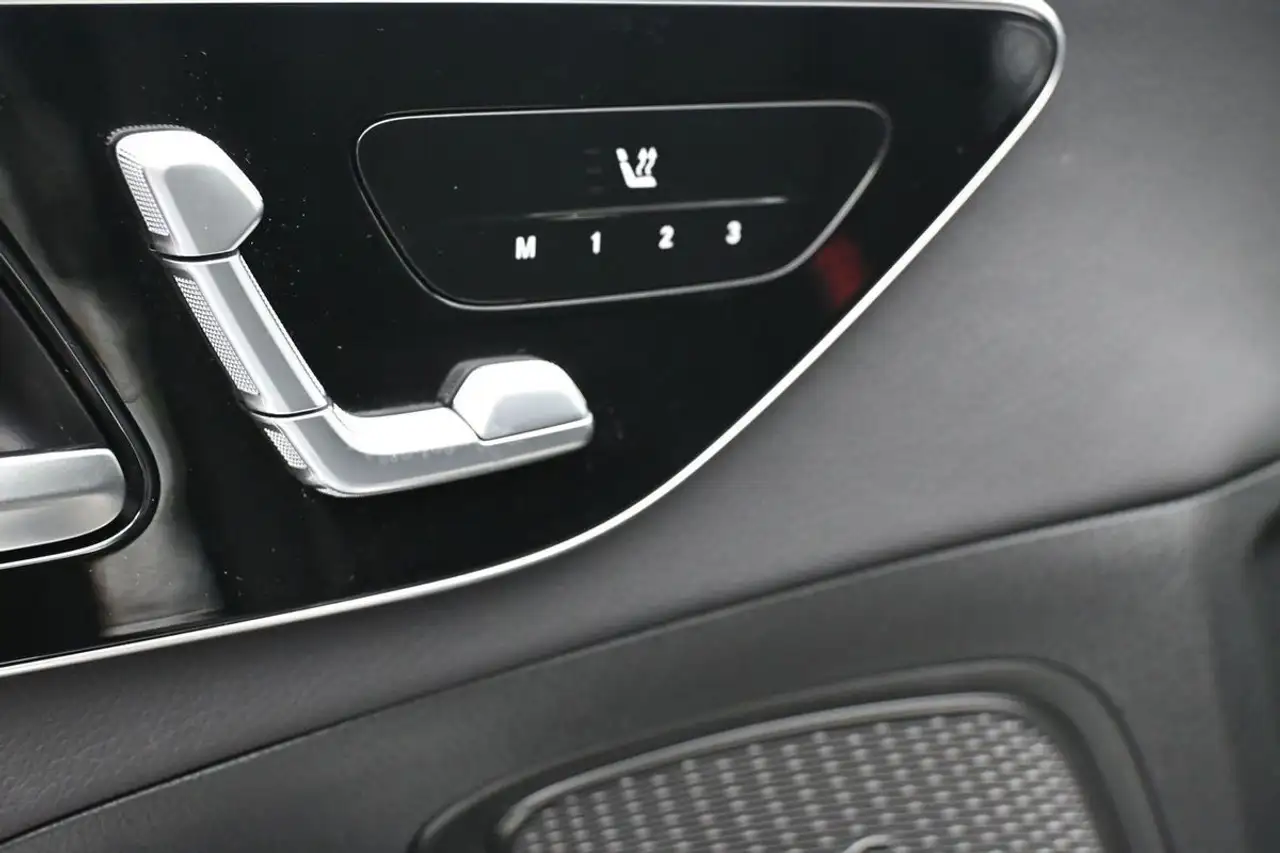 Mercedes-Benz C-Class - Image 14