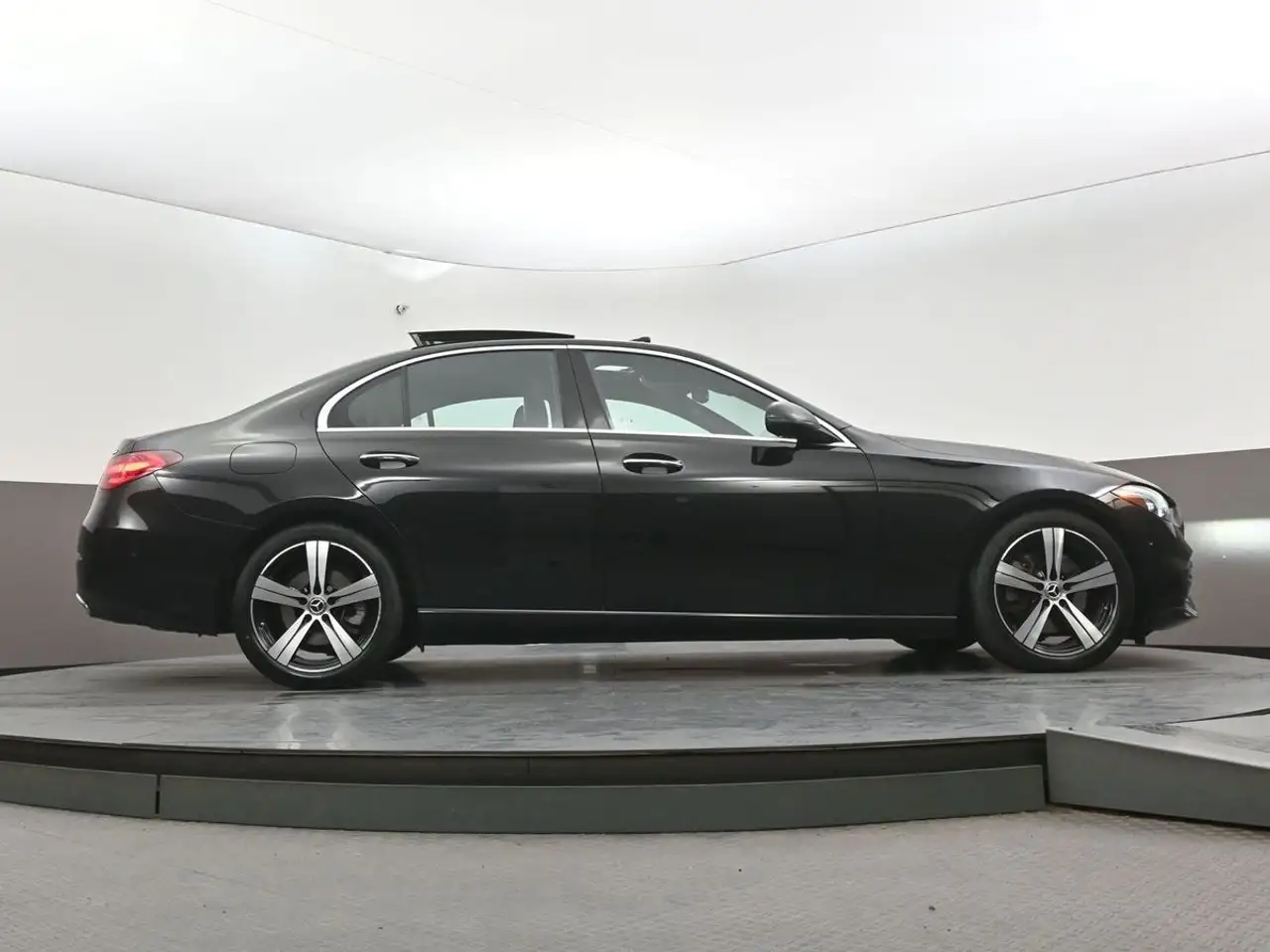 Mercedes-Benz C-Class - Image 38