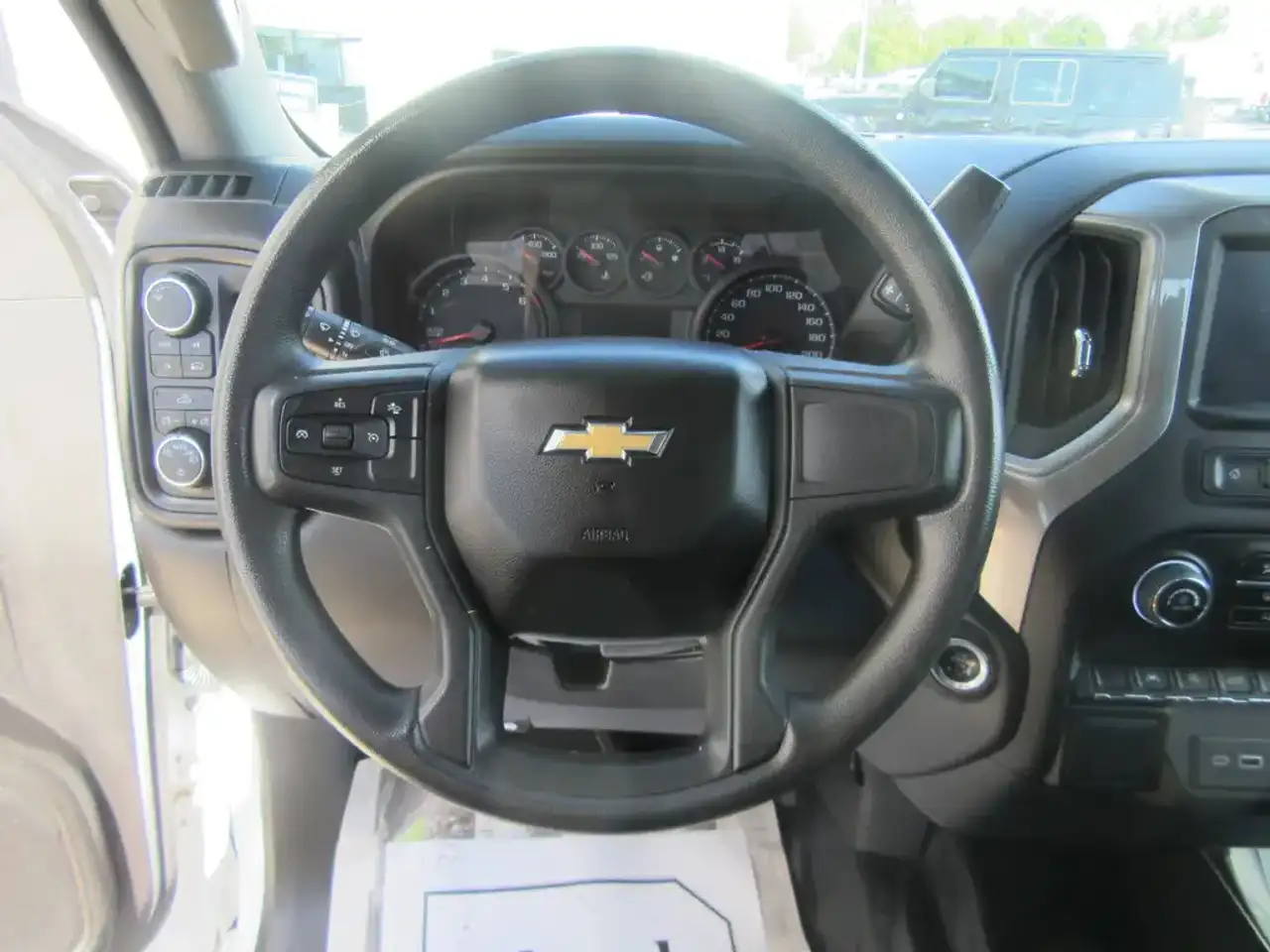 Chevrolet Silverado 1500 - Image 2