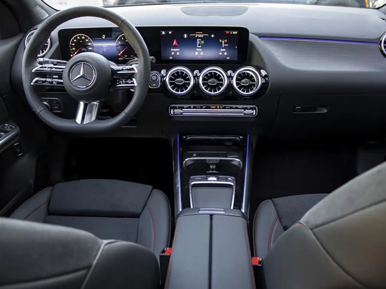 Mercedes-Benz GLA - Image 16
