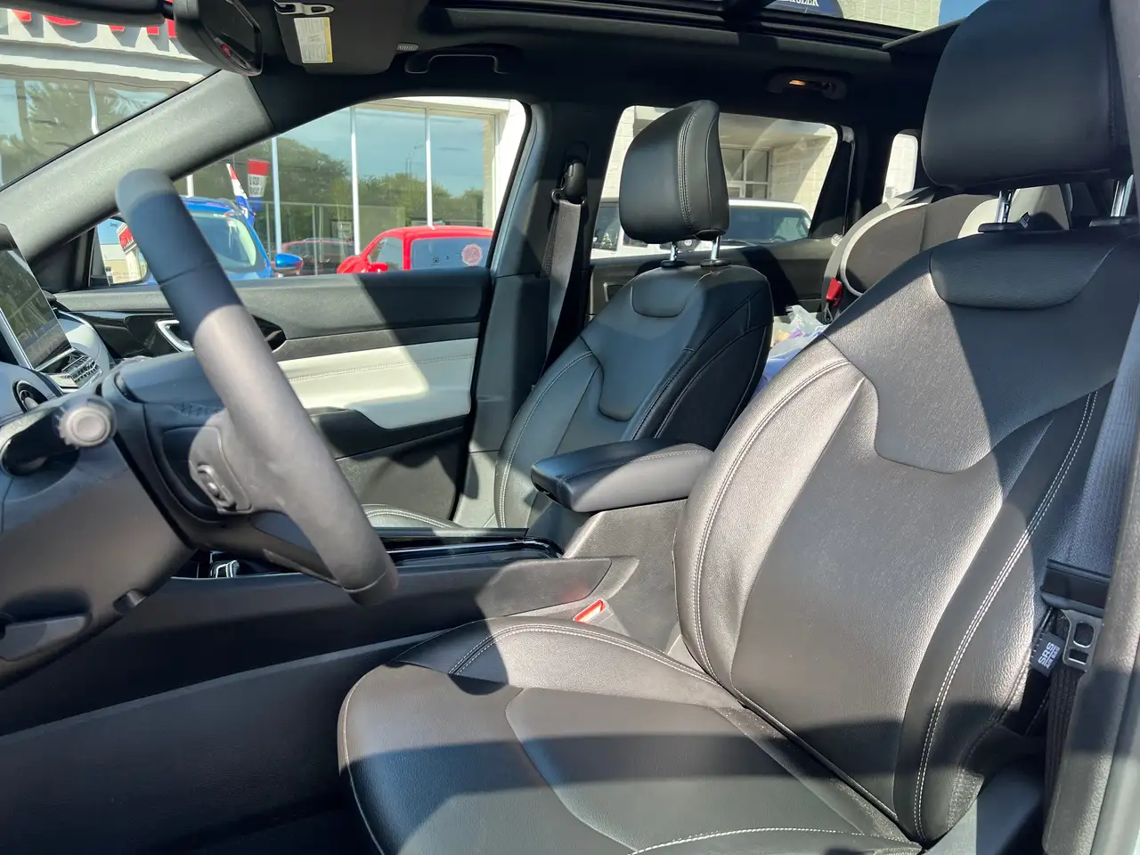 Jeep Compass - Image 13