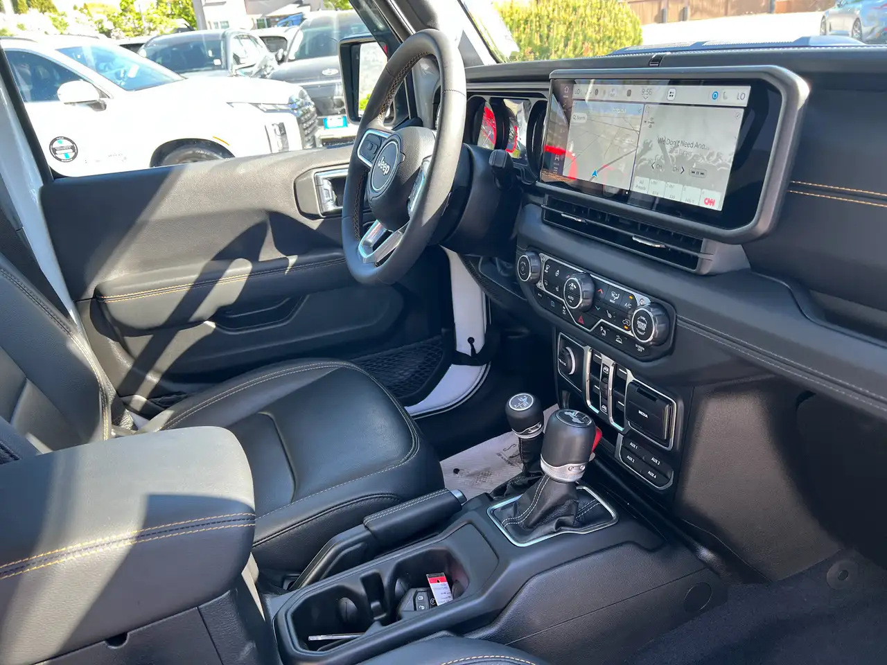 Jeep Wrangler - Image 14