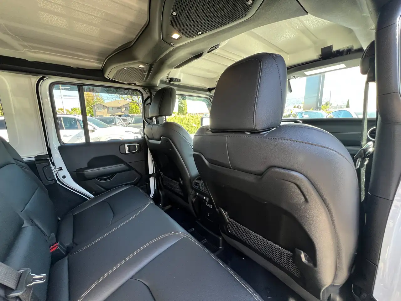 Jeep Wrangler - Image 18