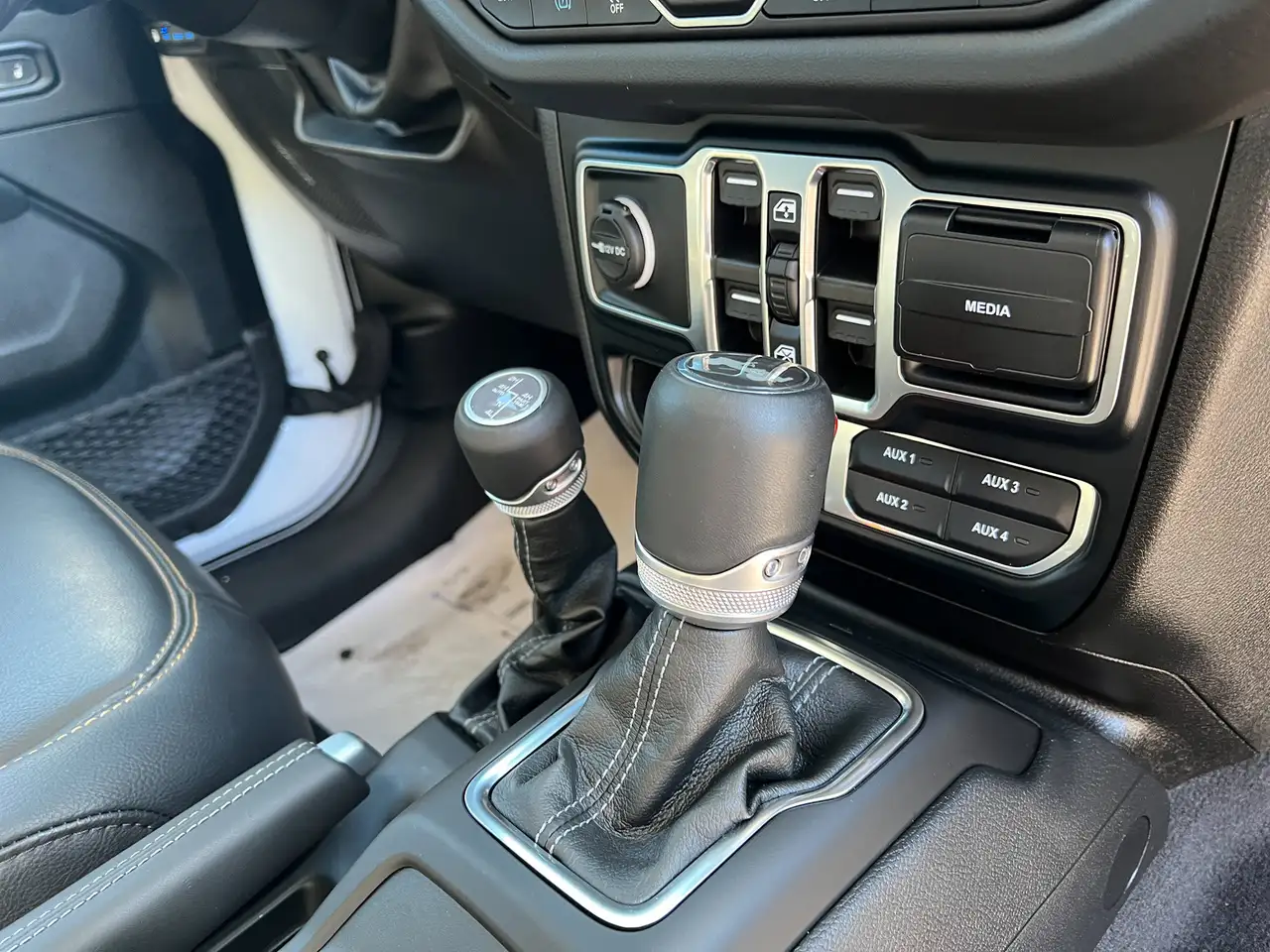 Jeep Wrangler - Image 15