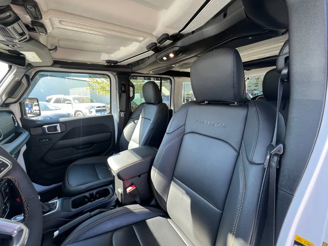 Jeep Wrangler - Image 34