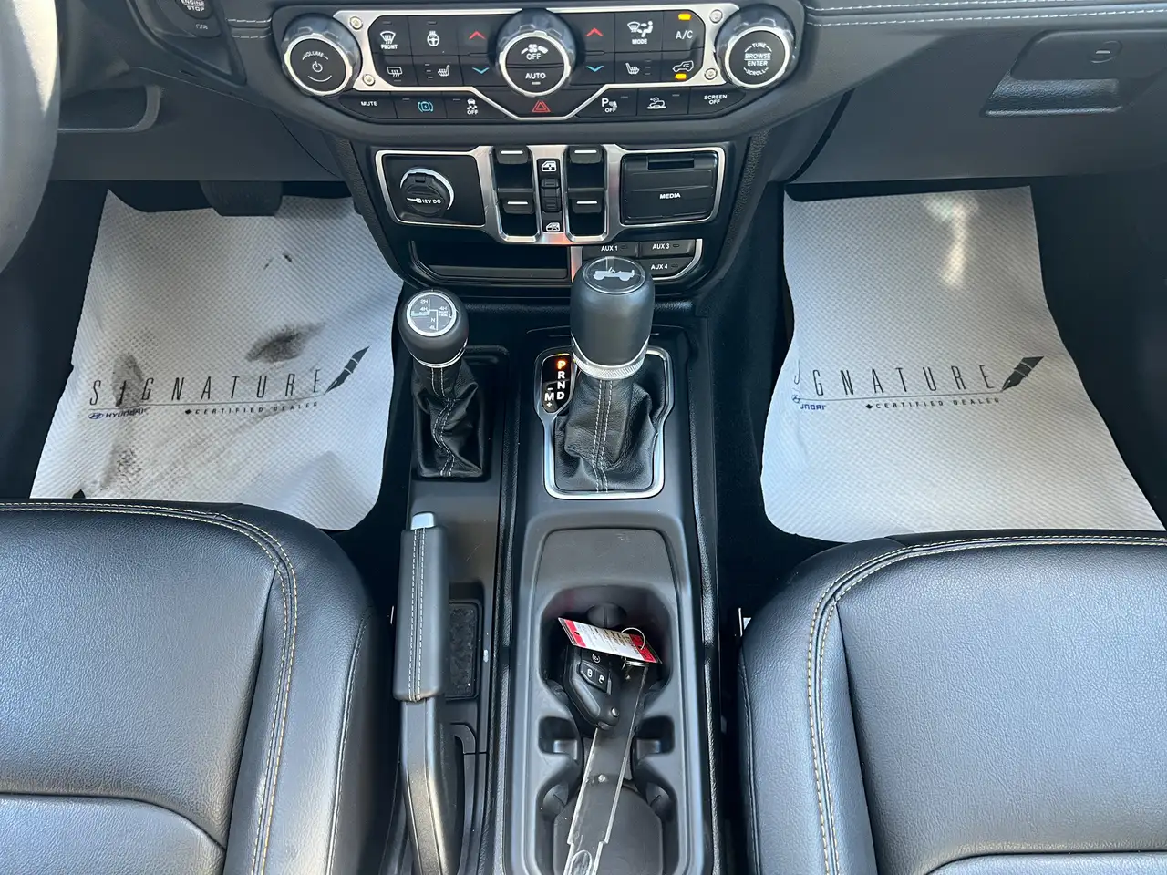 Jeep Wrangler - Image 27
