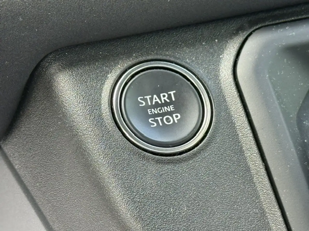 Land Rover Defender - Image 27