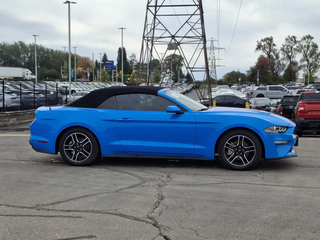 Ford Mustang - Image 6