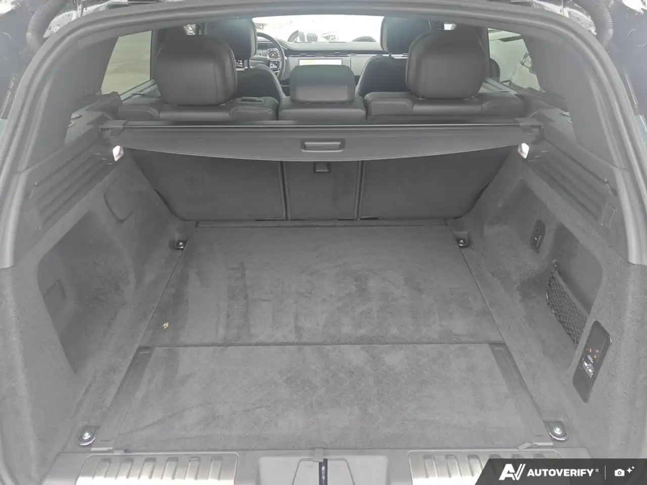 Land Rover Range Rover Sport - Image 12