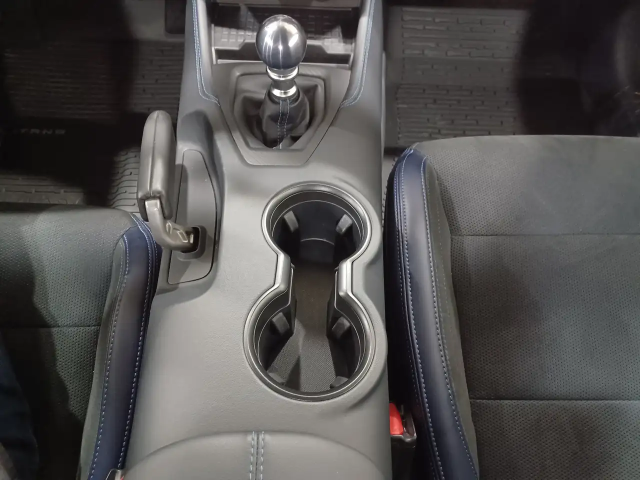 Ford Mustang - Image 18