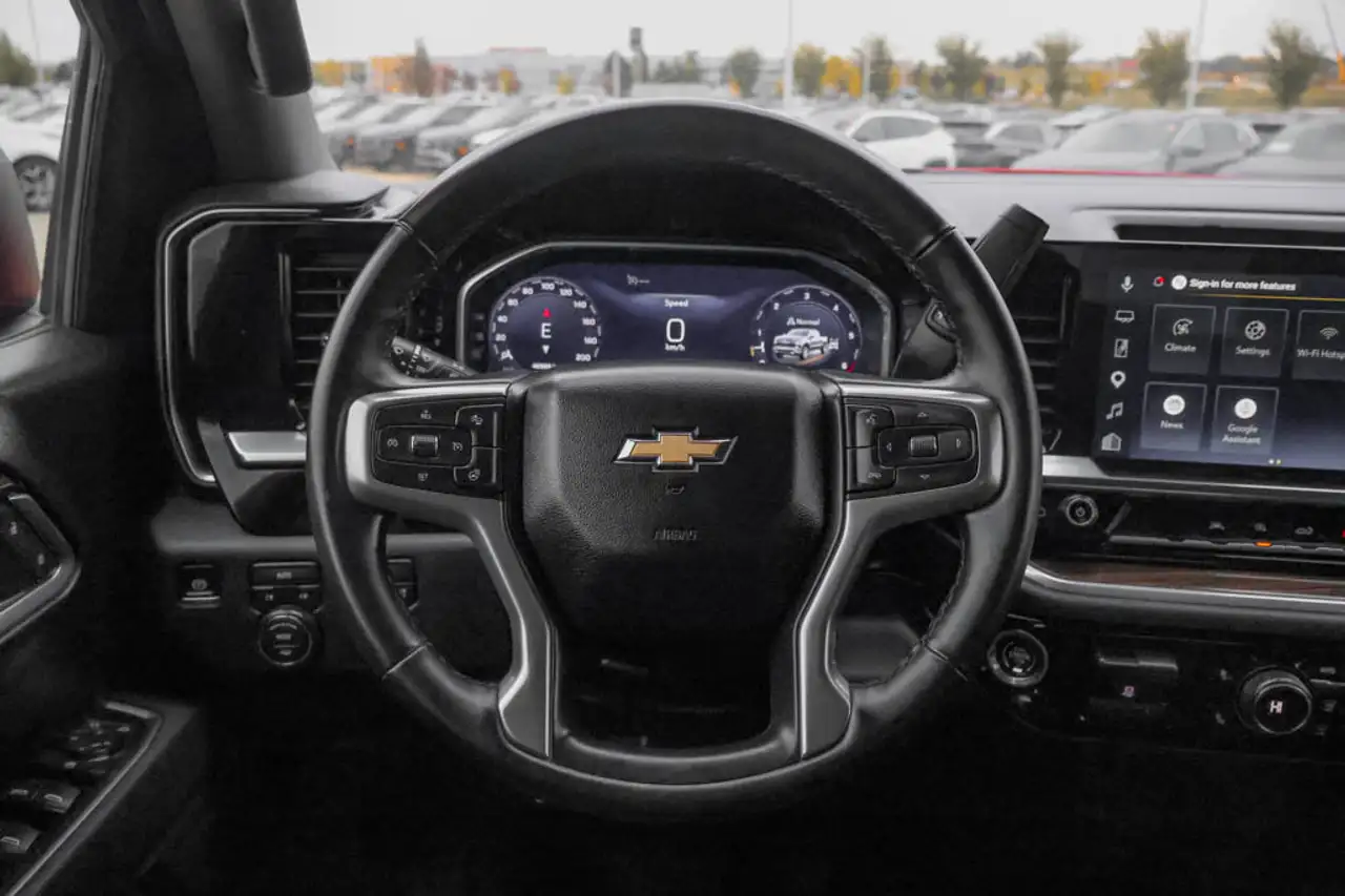 Chevrolet Silverado 1500 - Image 19