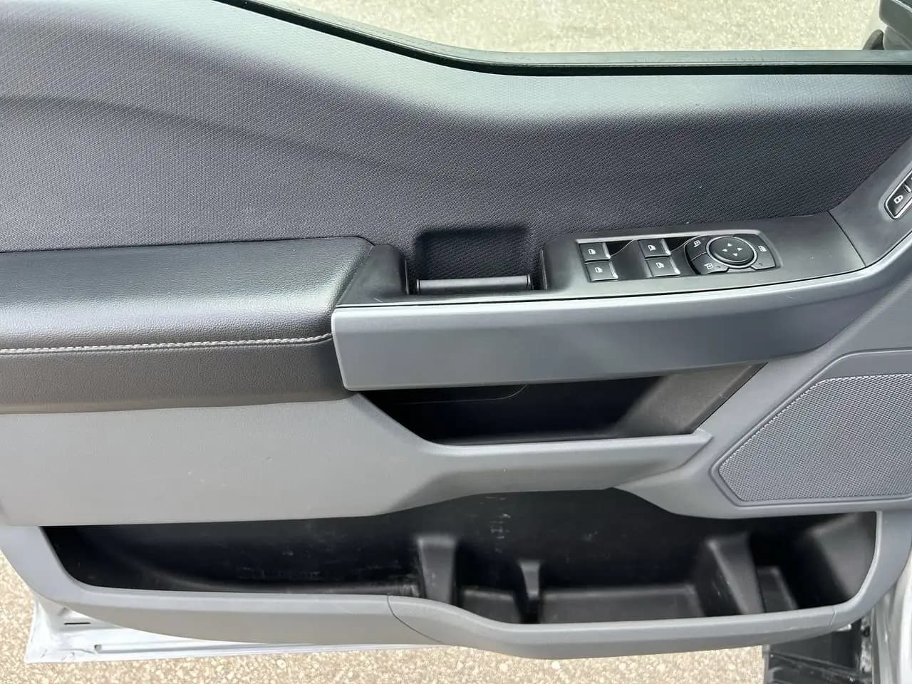 Ford F-150 - Image 12