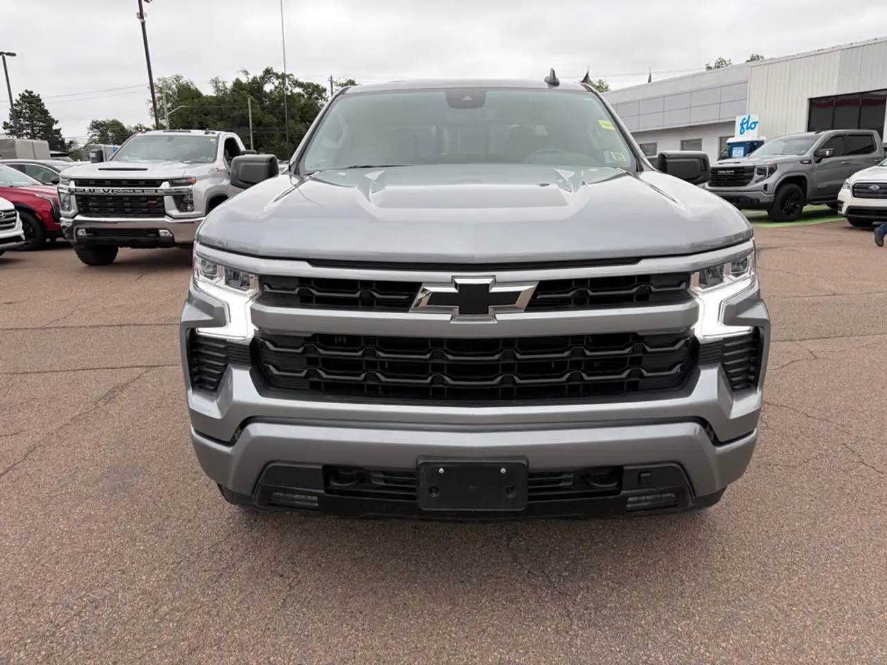 Chevrolet Silverado 1500 - Image 2