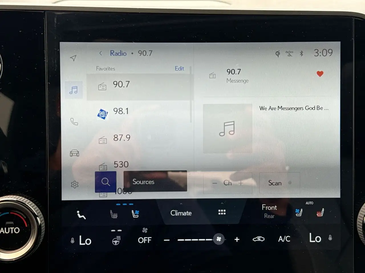 Lexus RX - Image 17