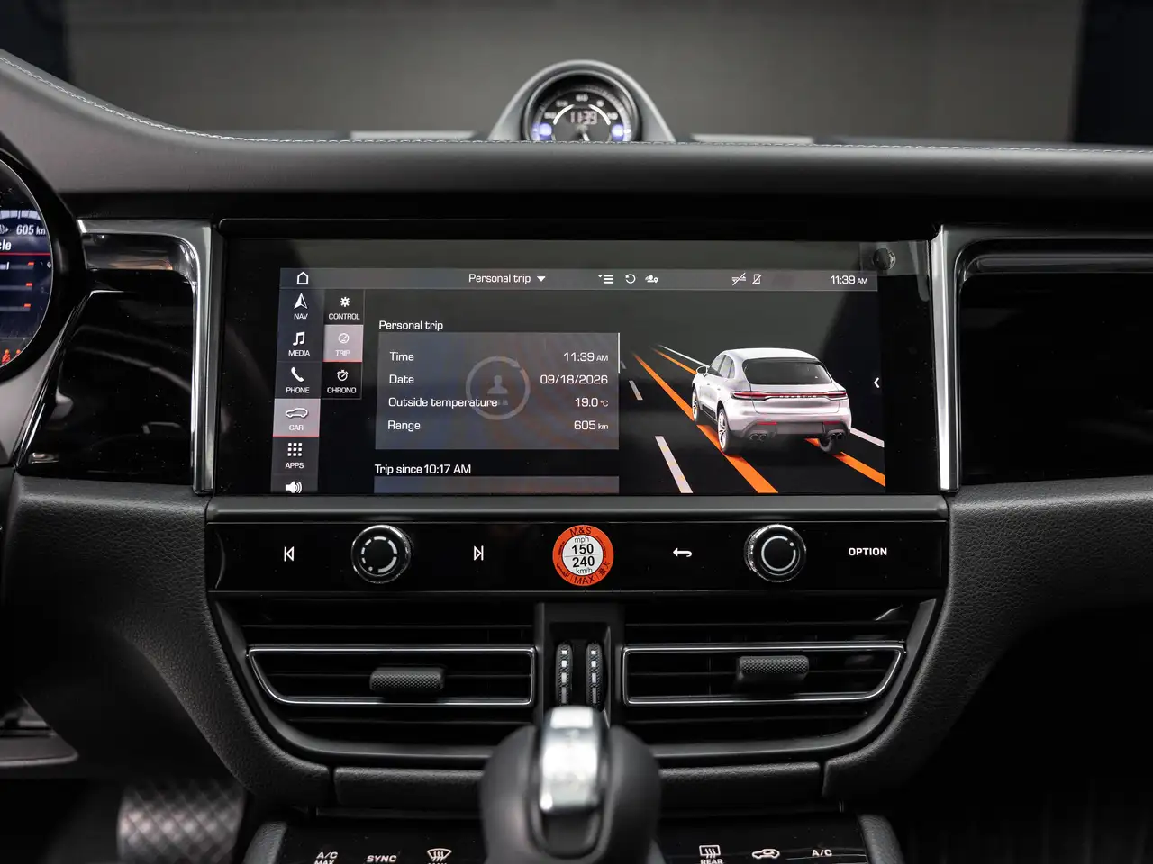 Porsche Macan - Image 17