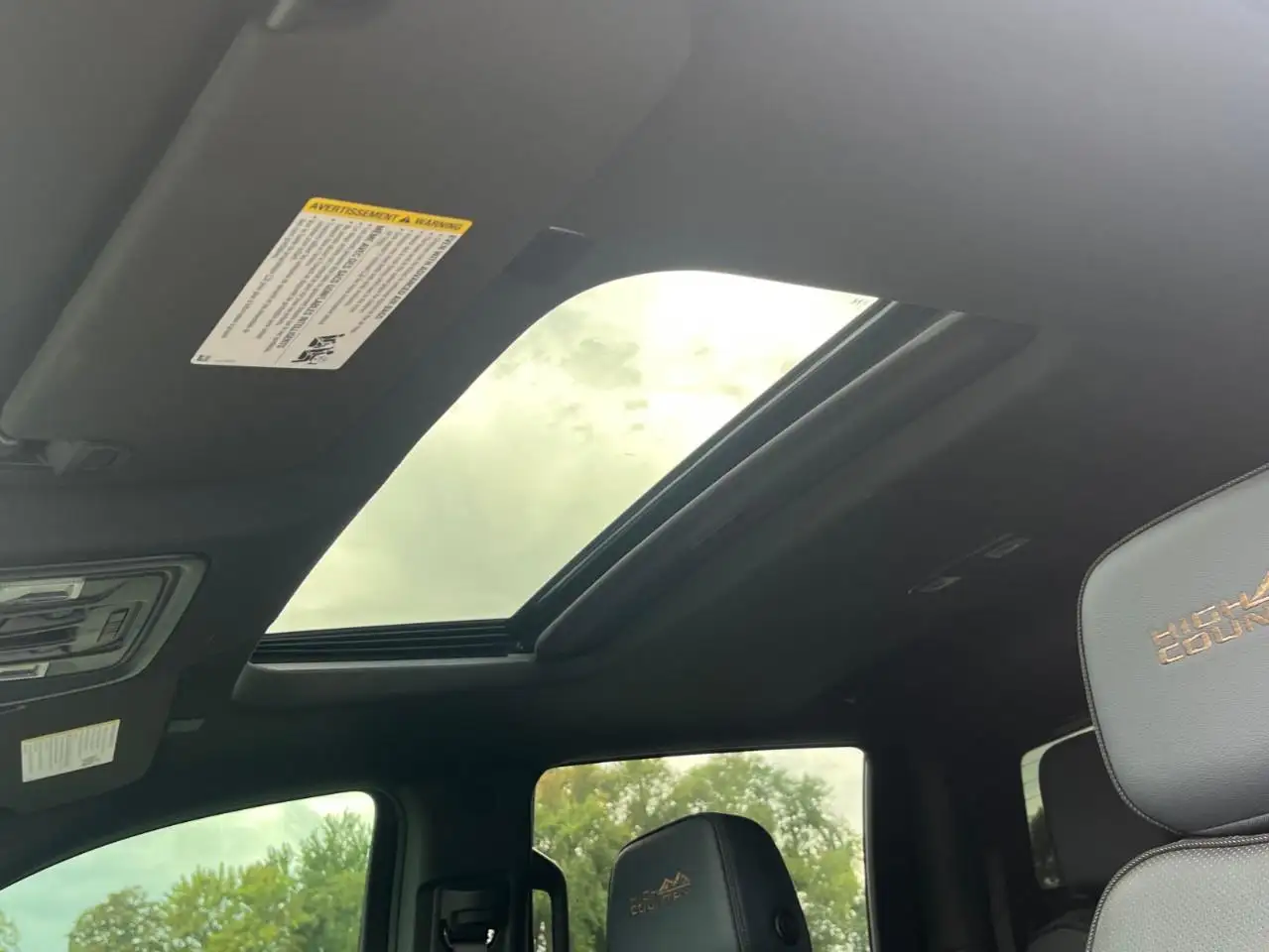 Chevrolet Silverado 1500 - Image 18