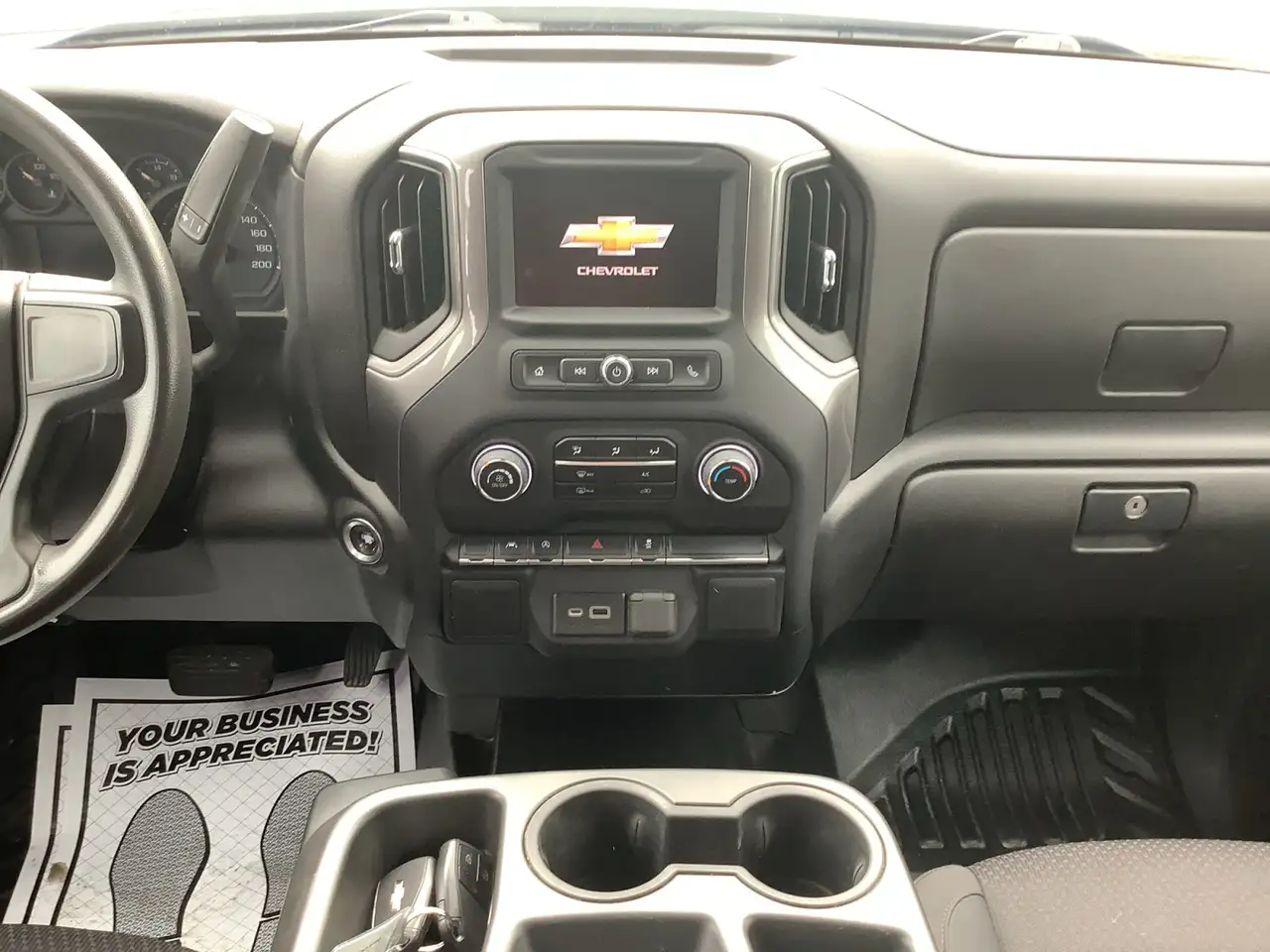 Chevrolet Silverado 1500 - Image 11