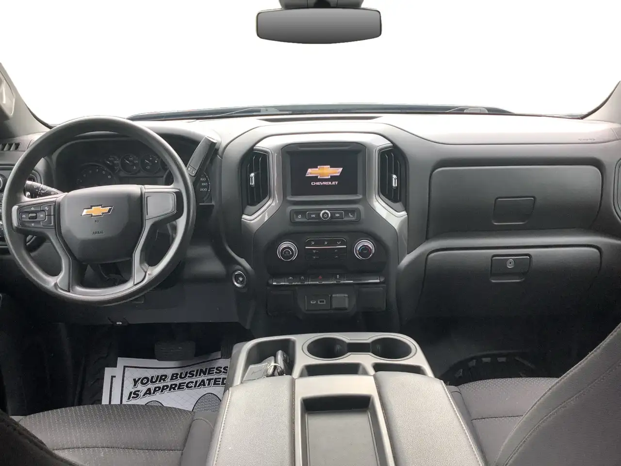 Chevrolet Silverado 1500 - Image 10